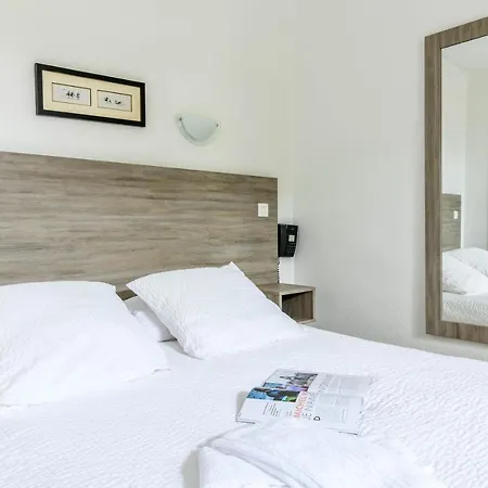 Val Flores Logis 2* Biarritz