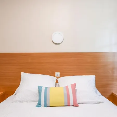 Val Flores Logis Biarritz