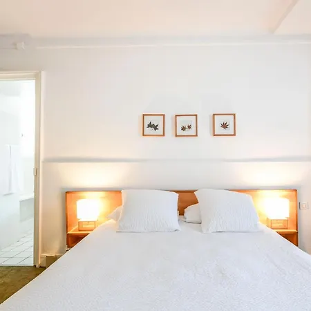 Val Flores Logis 2* Biarritz