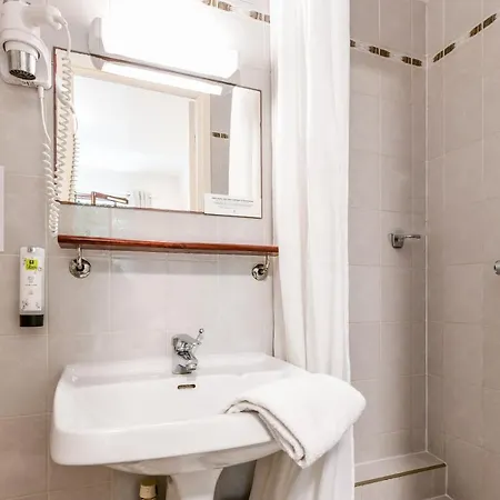 Val Flores Logis Hotel 2*