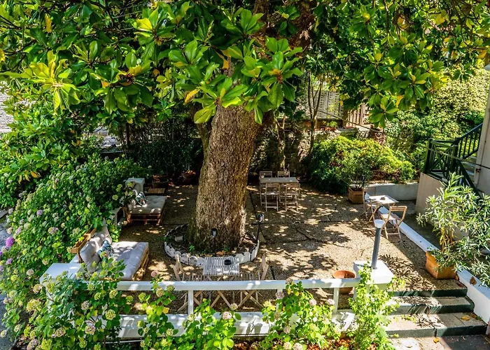 Val Flores Logis 2* Biarritz