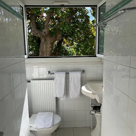 Val Flores Logis 2* Biarritz